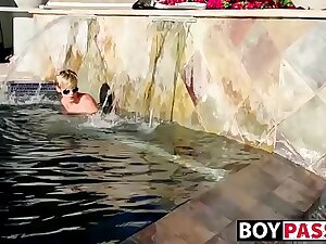 Blond twinky goes be worthwhile for a swim and be suited to strokes his cock